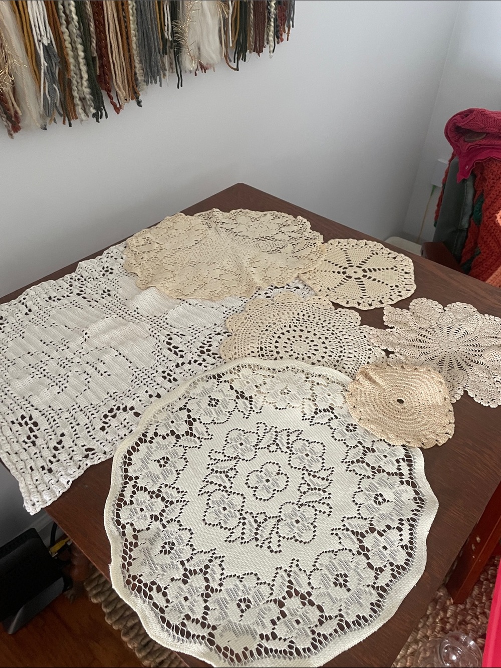 Lot of vintage lace doilies